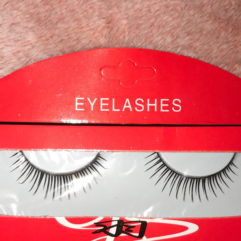 Eyelashes - Picture 3 of 3